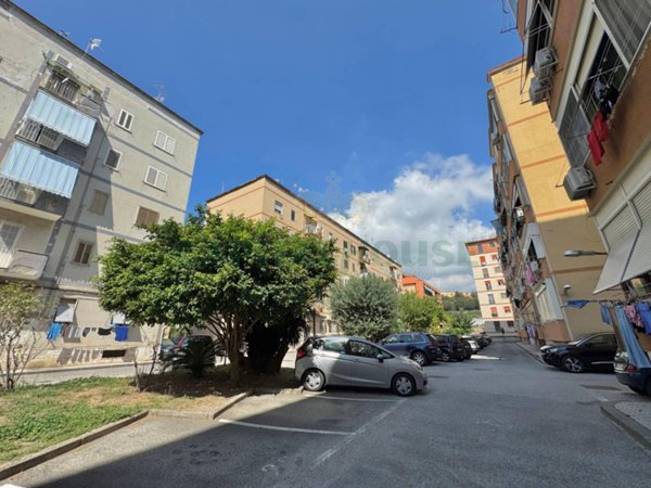 appartamento in vendita a Napoli in zona Fuorigrotta