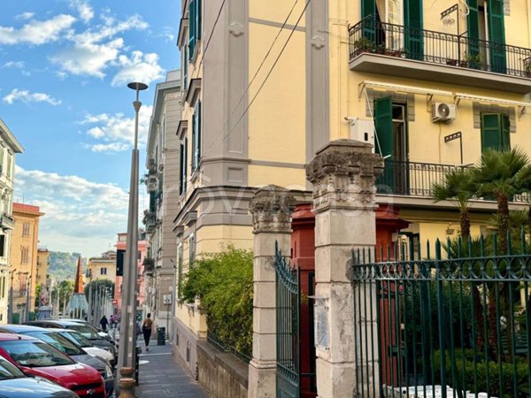 appartamento in vendita a Napoli in zona Stella