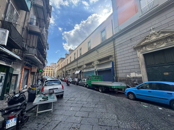 appartamento in vendita a Napoli in zona Pendino / San Giuseppe
