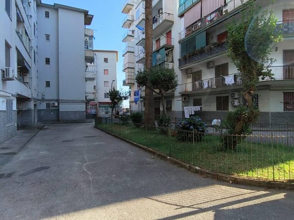 appartamento in vendita a Napoli in zona Bagnoli