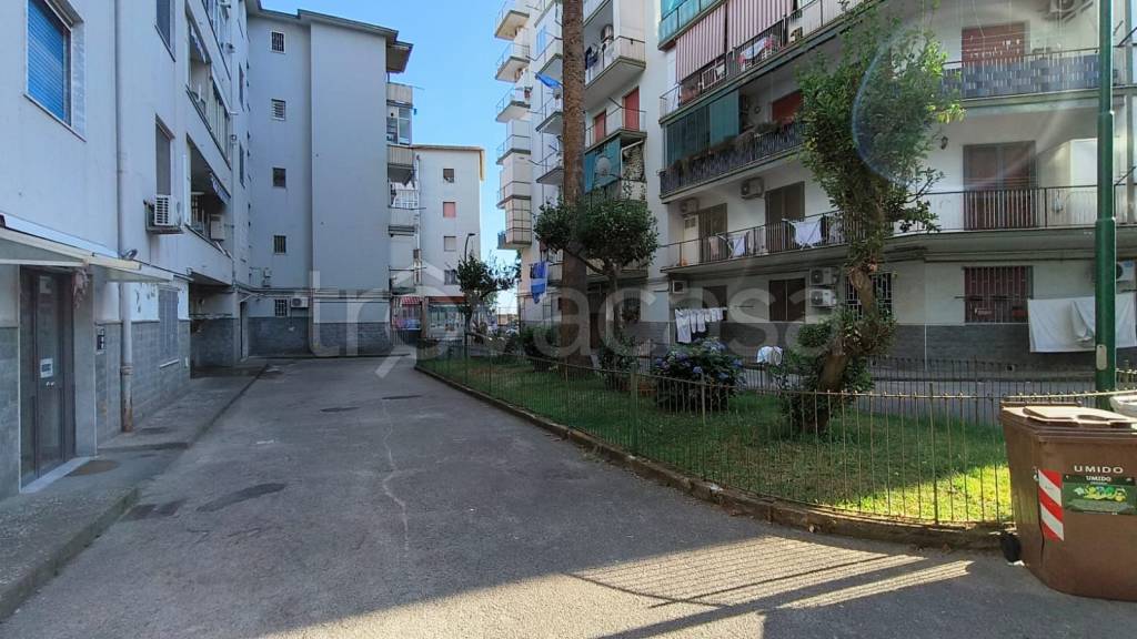 appartamento in vendita a Napoli in zona Bagnoli