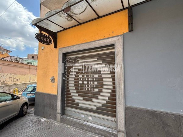 negozio in vendita a Napoli in zona Chiaiano