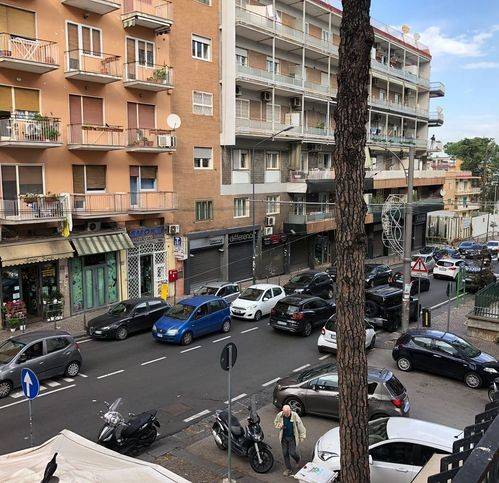 appartamento in vendita a Napoli in zona Capodimonte / Colli Aminei