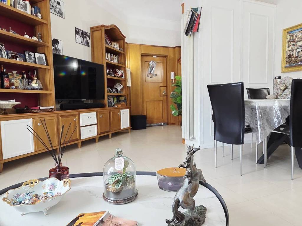 appartamento in vendita a Napoli in zona Bagnoli