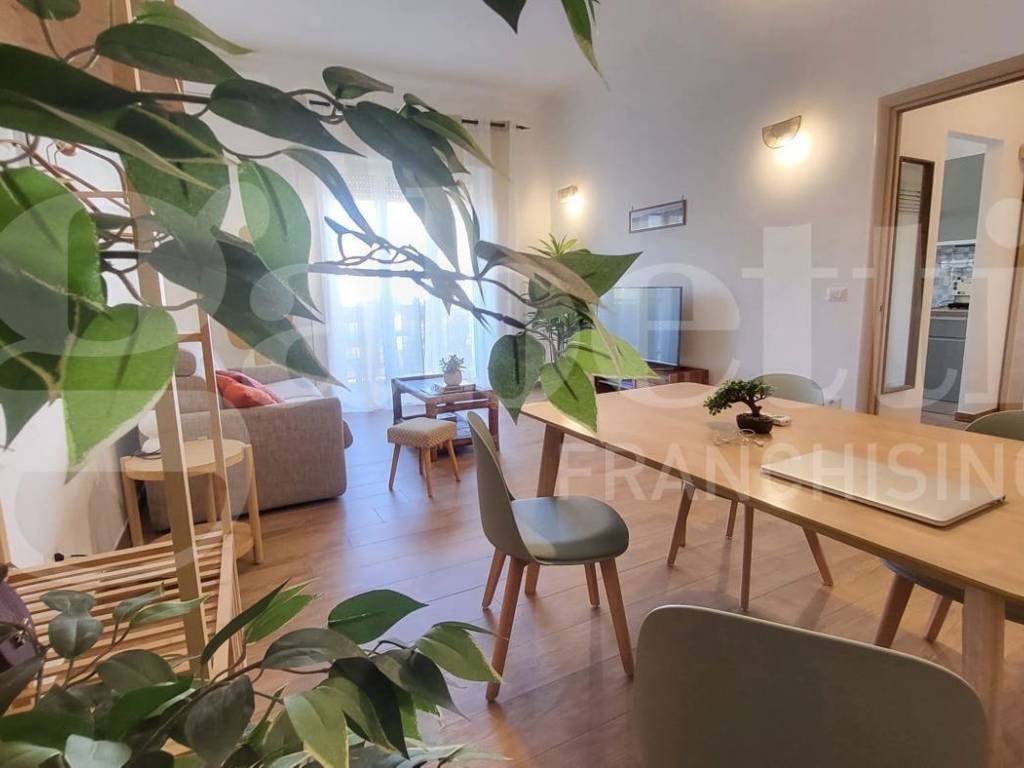 appartamento in vendita a Napoli in zona Bagnoli