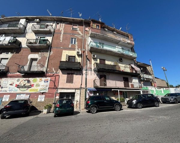 appartamento in vendita a Napoli in zona Barra