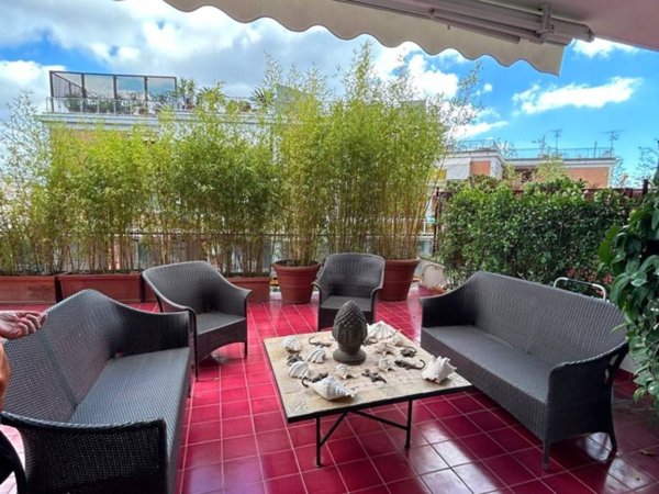 appartamento in vendita a Napoli in zona Posillipo