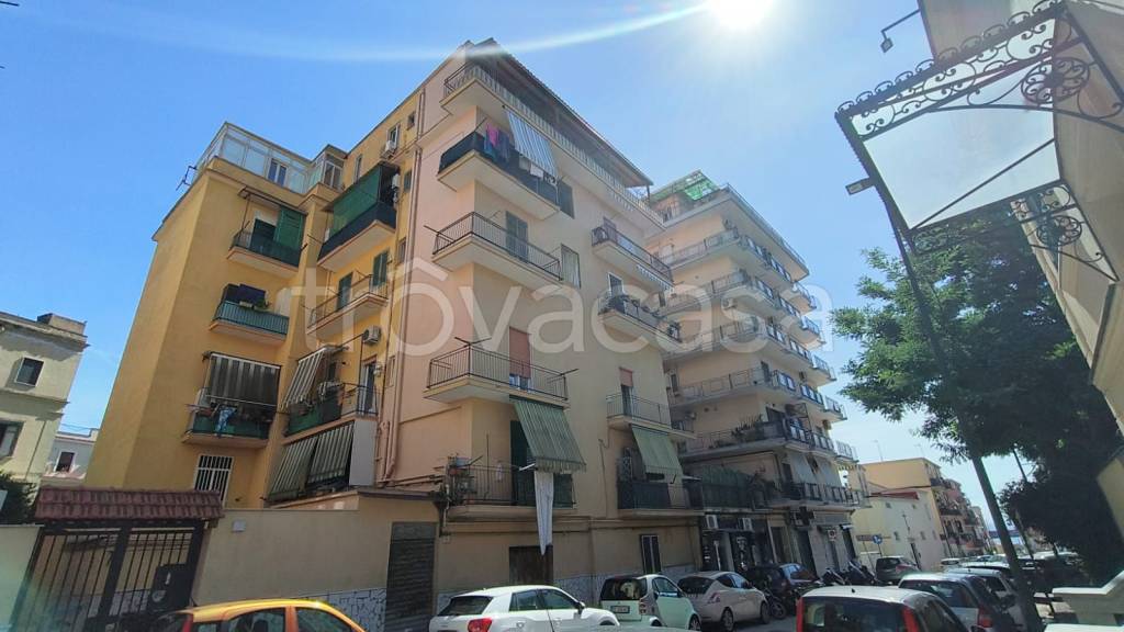 appartamento in vendita a Napoli in zona Bagnoli
