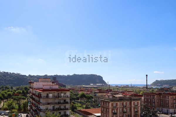 appartamento in vendita a Napoli in zona Fuorigrotta