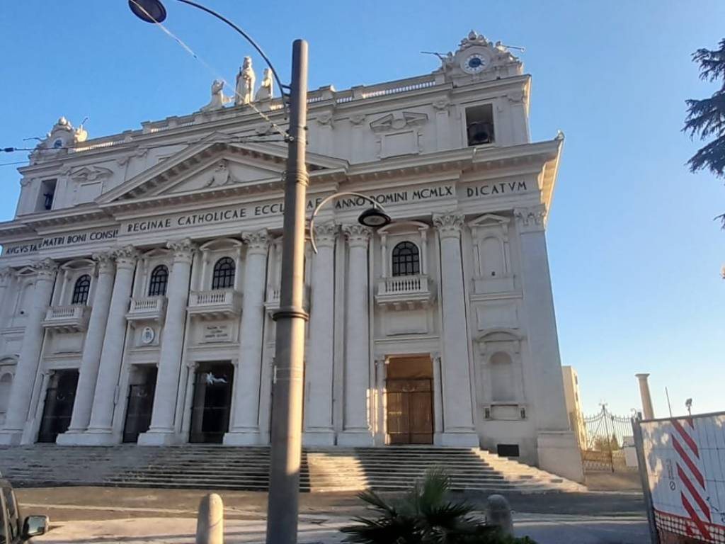 appartamento in vendita a Napoli in zona Stella
