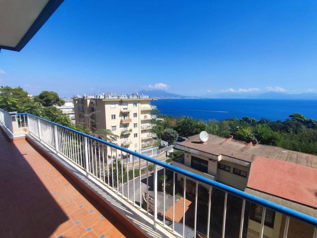 appartamento in vendita a Napoli in zona Posillipo