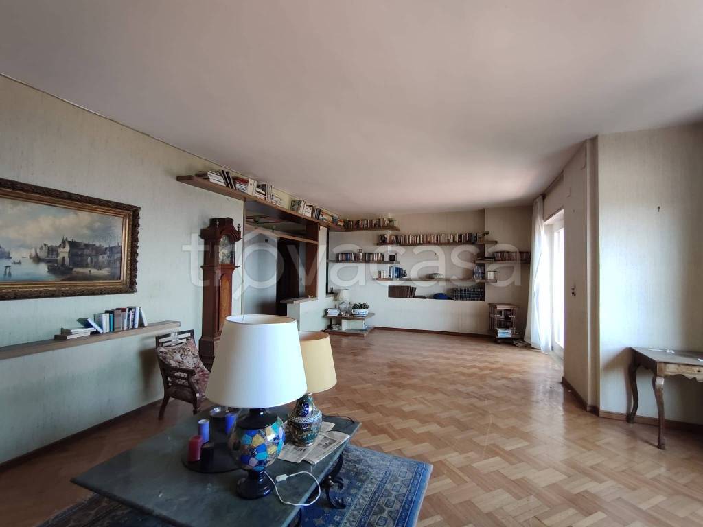 appartamento in vendita a Napoli in zona Posillipo