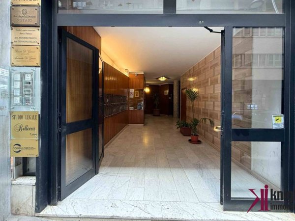 ufficio in vendita a Napoli in zona Montecalvario