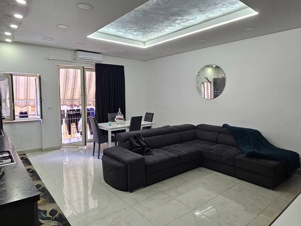 appartamento in vendita a Napoli in zona Pendino / San Giuseppe