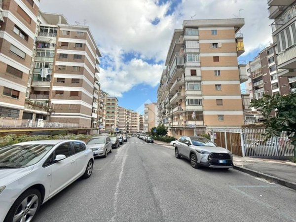 appartamento in vendita a Napoli in zona Fuorigrotta