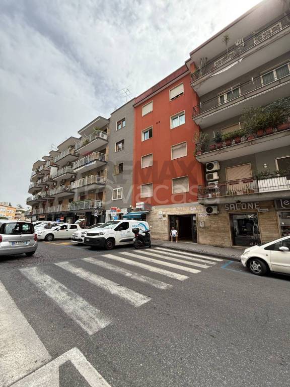 appartamento in vendita a Napoli in zona Chiaia