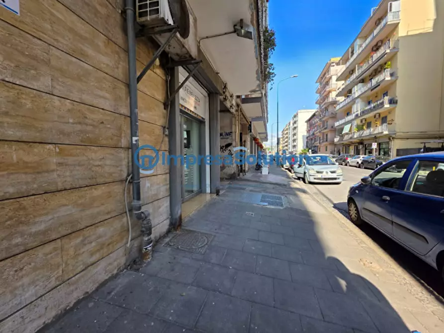 negozio in vendita a Napoli in zona Fuorigrotta