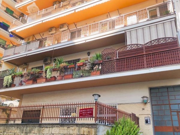 appartamento in vendita a Napoli in zona Arenella
