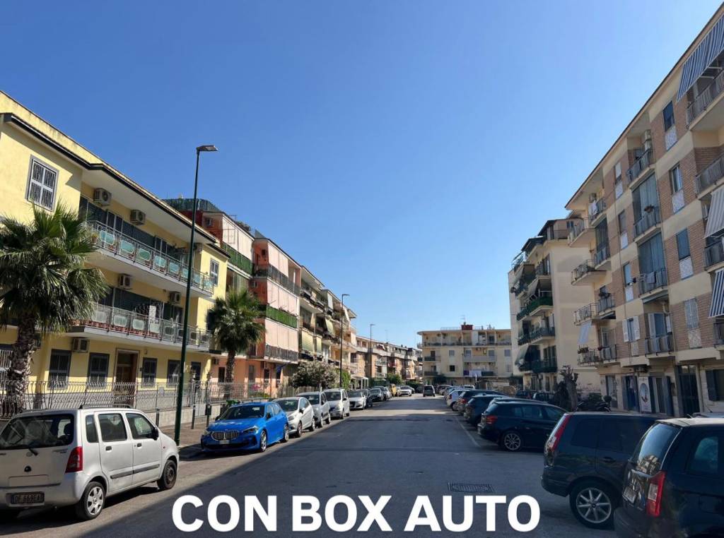 appartamento in vendita a Napoli in zona Pianura