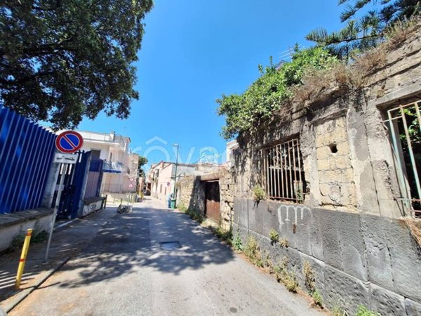 appartamento in vendita a Napoli in zona Barra
