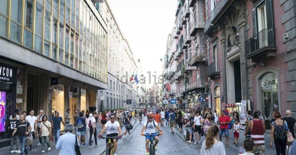 appartamento in vendita a Napoli in zona San Ferdinando