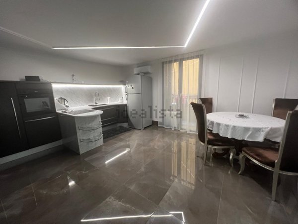 appartamento in vendita a Napoli in zona San Ferdinando