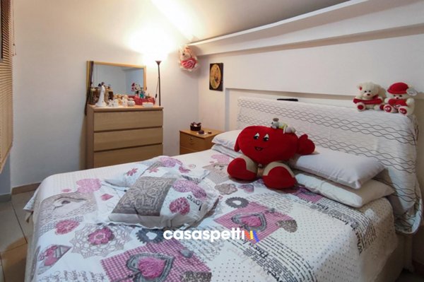 appartamento in vendita a Napoli in zona Stella