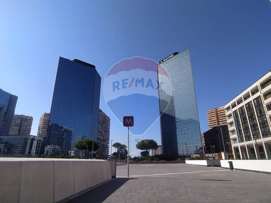 ufficio in vendita a Napoli in zona Poggioreale