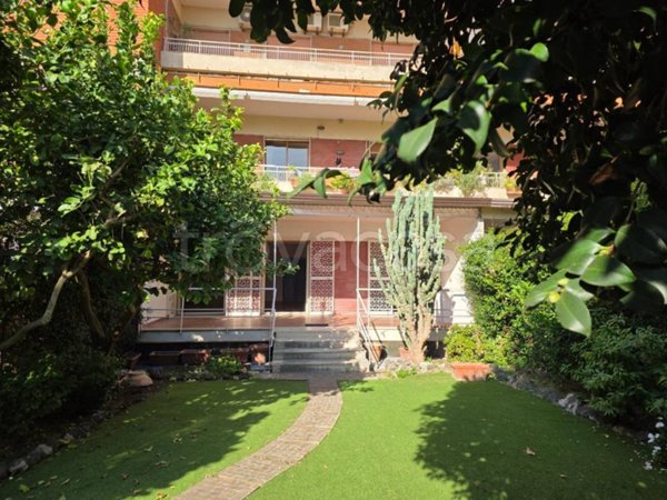 appartamento in vendita a Napoli in zona Posillipo
