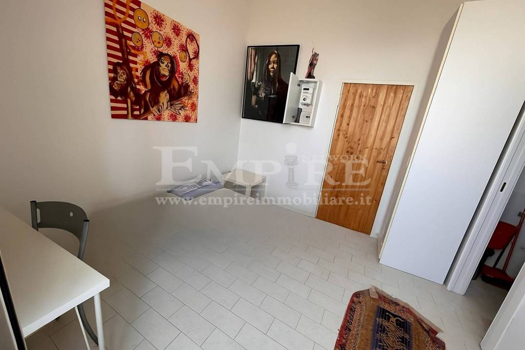 locale di sgombero in vendita a Napoli in zona Chiaia