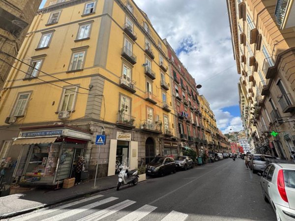 monolocale in vendita a Napoli in zona Chiaia