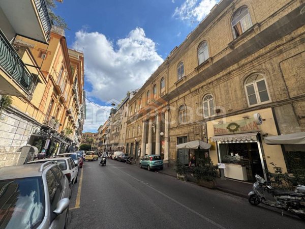 monolocale in vendita a Napoli in zona Chiaia