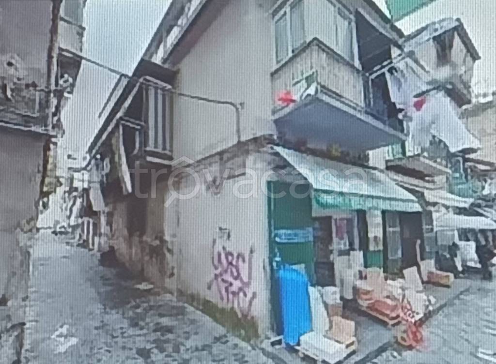 appartamento in vendita a Napoli in zona Pendino / San Giuseppe