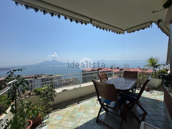 appartamento in vendita a Napoli in zona Posillipo