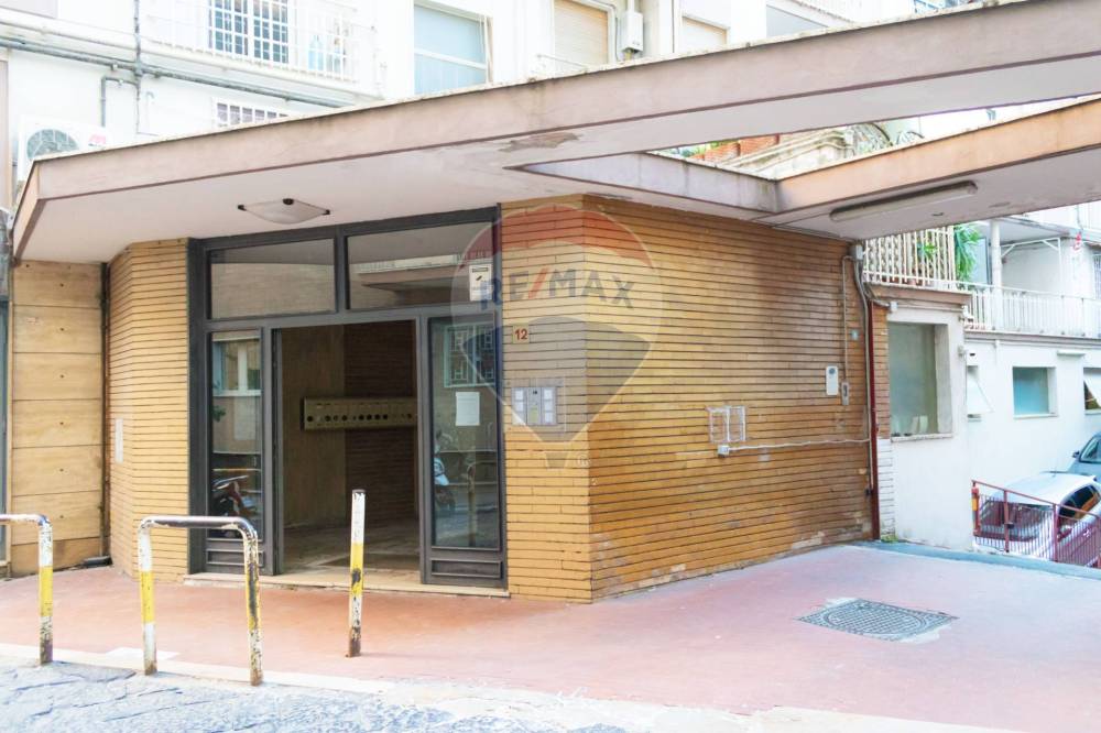 appartamento in vendita a Napoli in zona Arenella