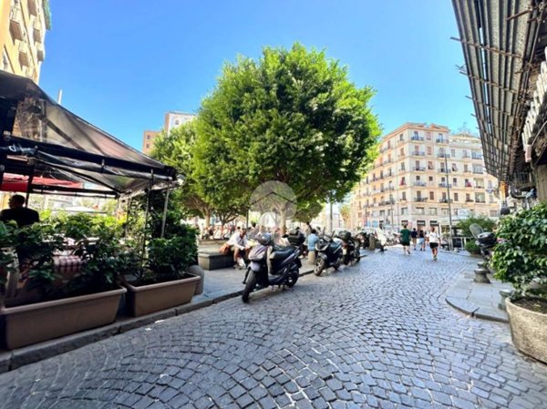 appartamento in vendita a Napoli in zona Montecalvario
