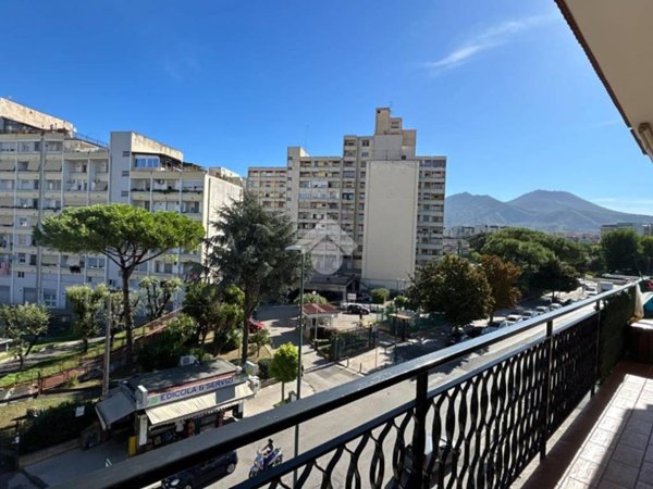 appartamento in vendita a Napoli in zona Barra