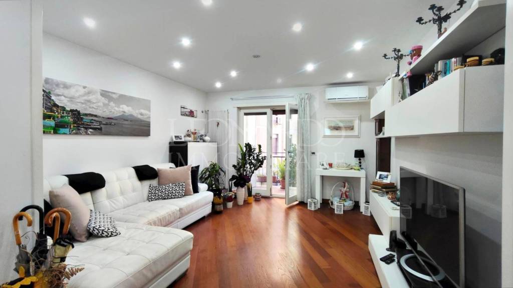 appartamento in vendita a Napoli in zona Arenella