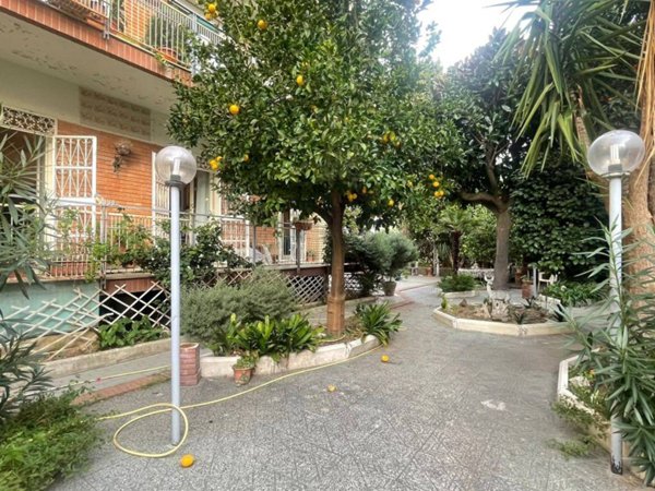 appartamento in vendita a Napoli in zona Capodimonte / Colli Aminei