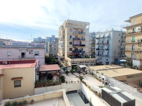 appartamento in vendita a Napoli in zona Bagnoli