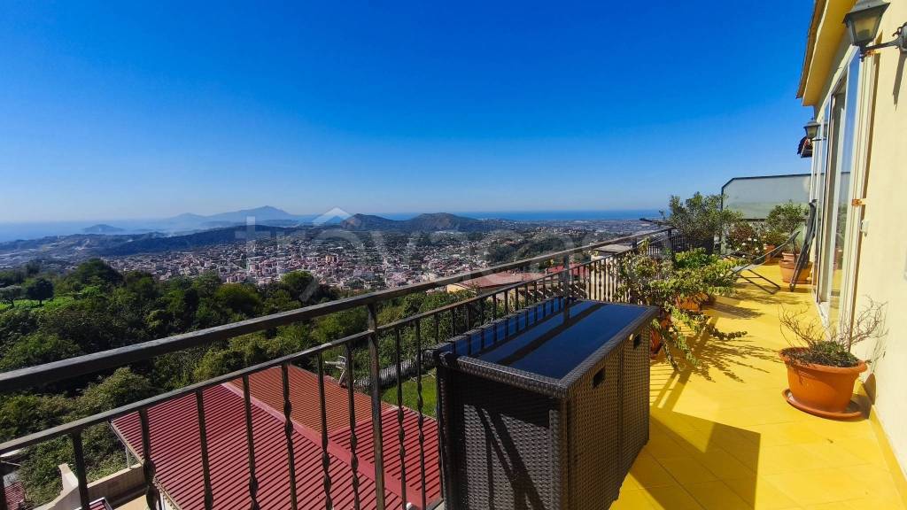 appartamento in vendita a Napoli in zona Camaldoli