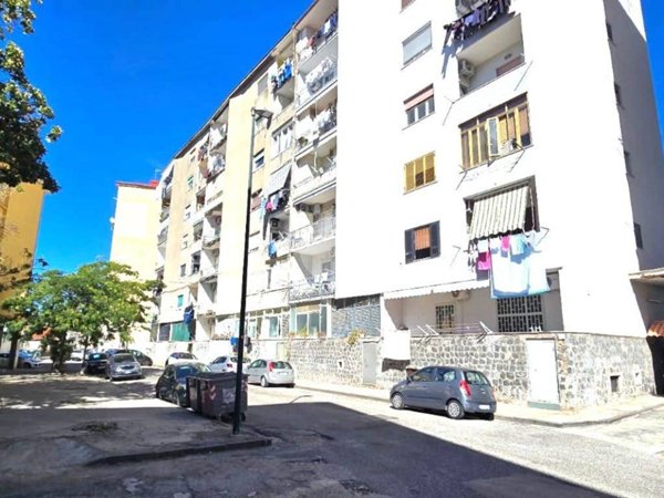 appartamento in vendita a Napoli in zona Bagnoli