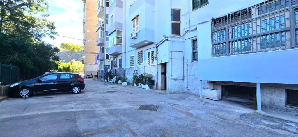 appartamento in vendita a Napoli in zona Fuorigrotta