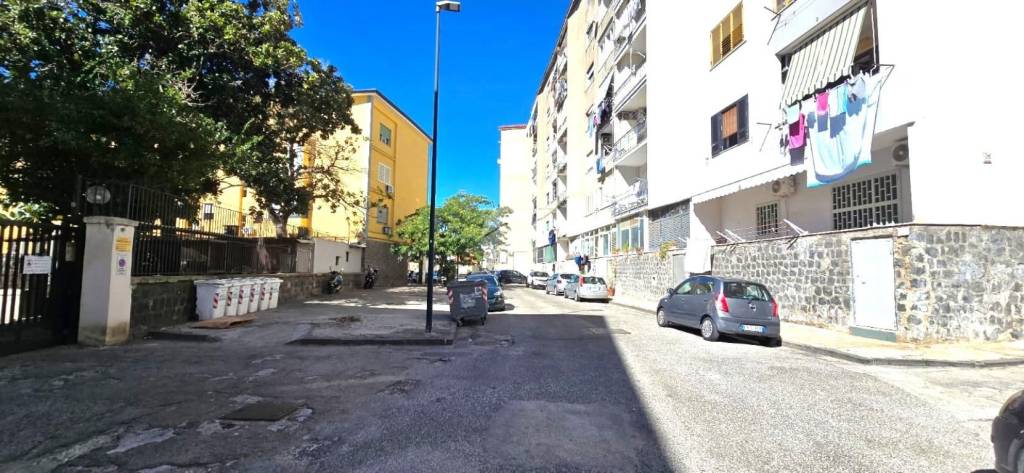 appartamento in vendita a Napoli in zona Fuorigrotta