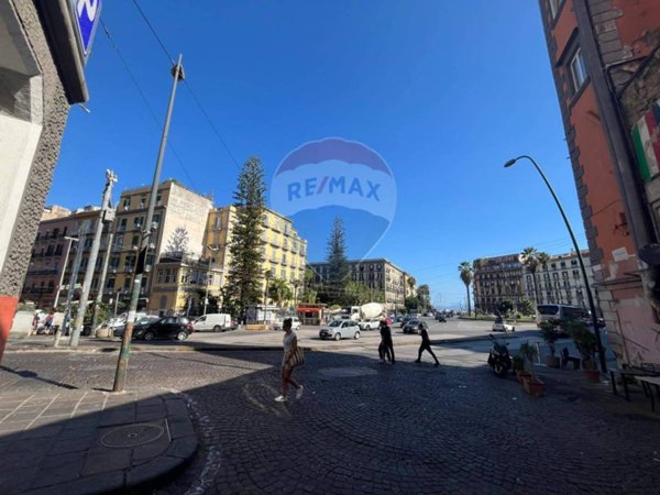 negozio in vendita a Napoli in zona Chiaia