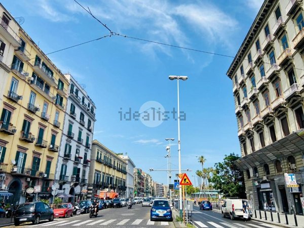 appartamento in vendita a Napoli in zona Chiaia