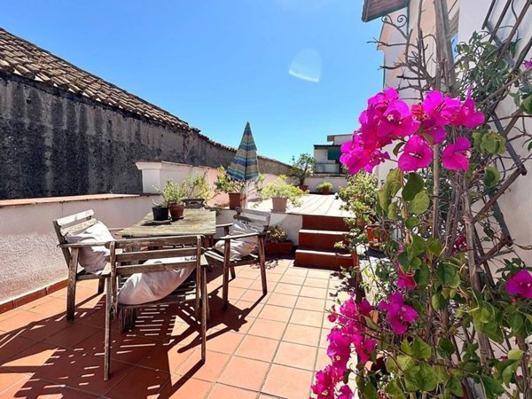 appartamento in vendita a Napoli in zona San Lorenzo