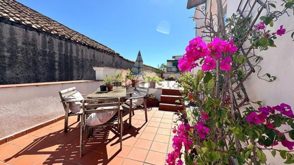 appartamento in vendita a Napoli in zona San Lorenzo