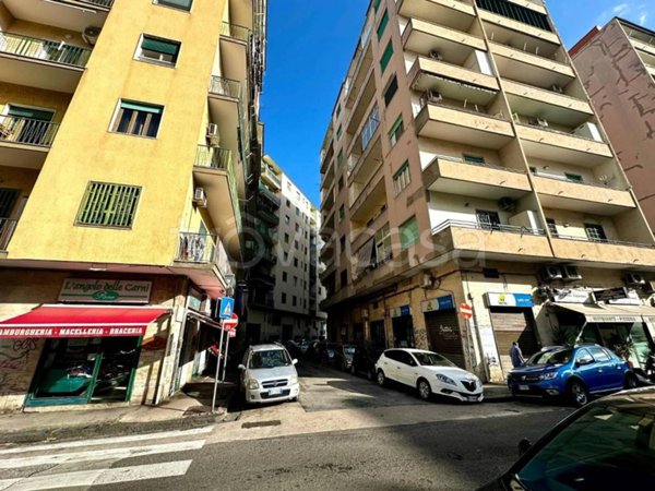 appartamento in vendita a Napoli in zona Fuorigrotta