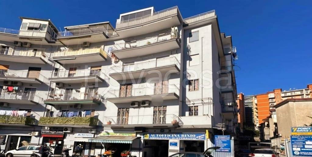 appartamento in vendita a Napoli in zona Fuorigrotta